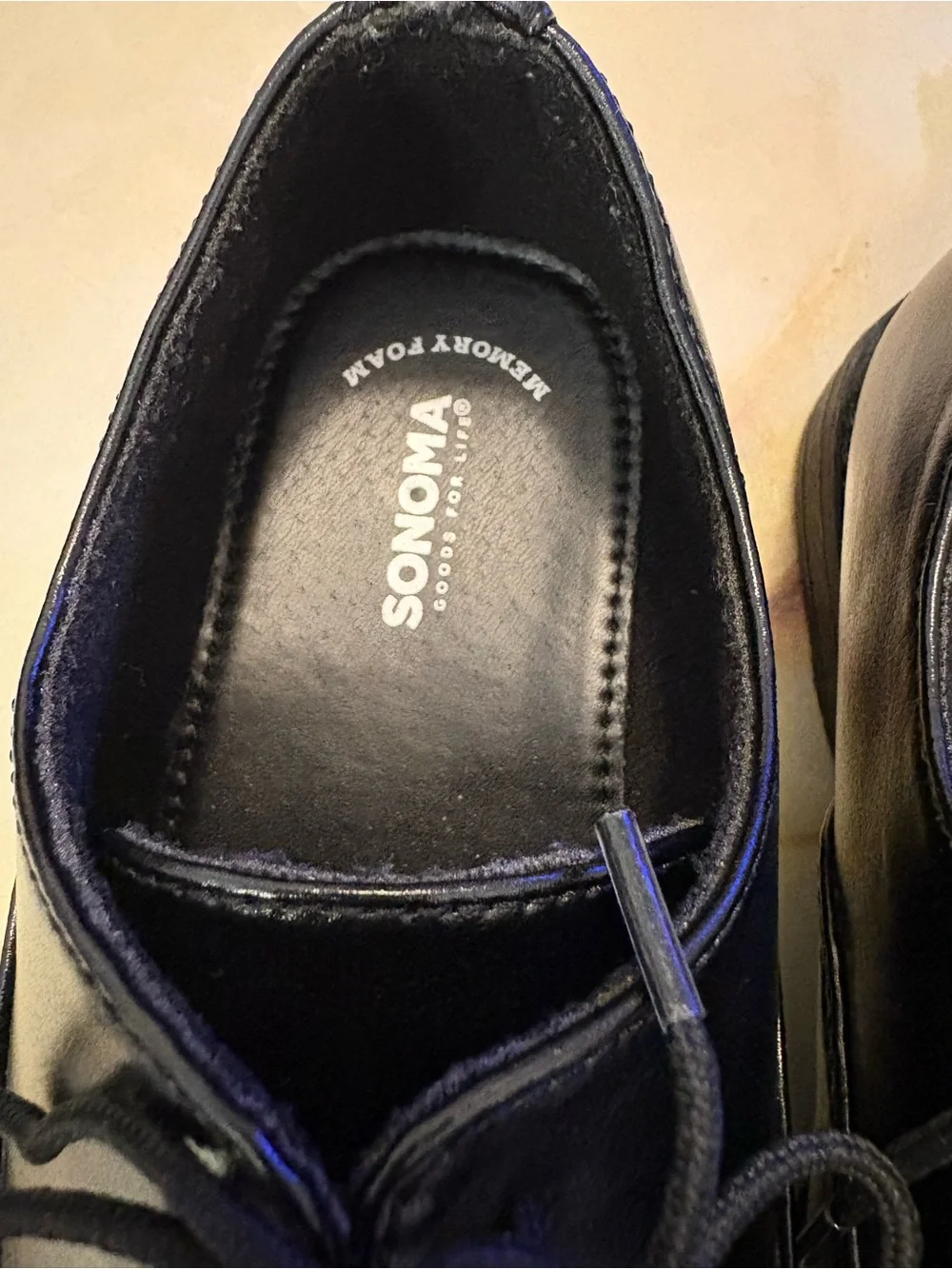Sonoma boys black dress shoes-TIE-size 4 -excellent condition